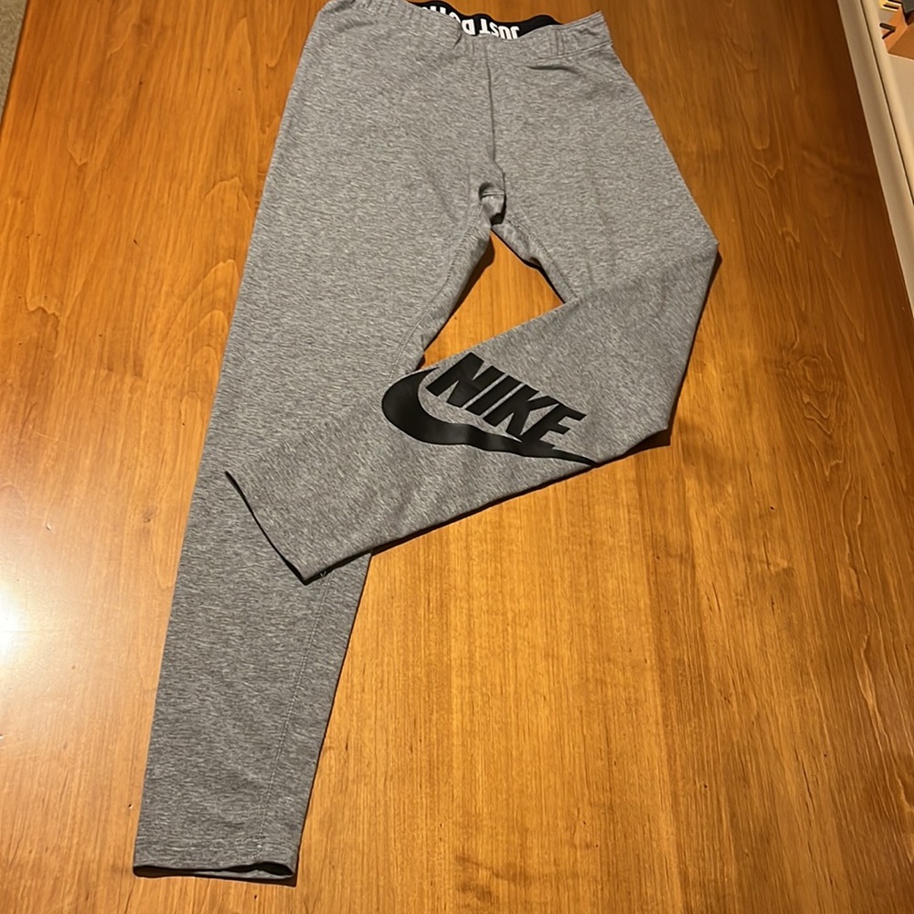 2 Athletic Leggings